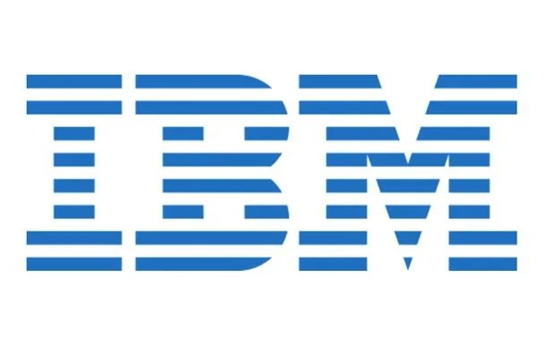 Ein Bild des IBM-Logos in blauer Schrift auf weißem Hintergrund als Beispiel für ein Unternehmen, dem die Umgestaltung des Geschäfts gelungen ist.