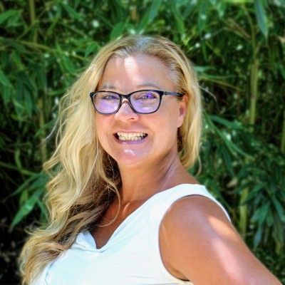 Photo of Nicole Ball.