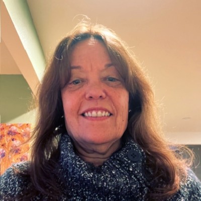 Photo of Denise Barton.