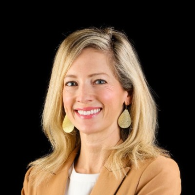 Photo of Alison Roach.